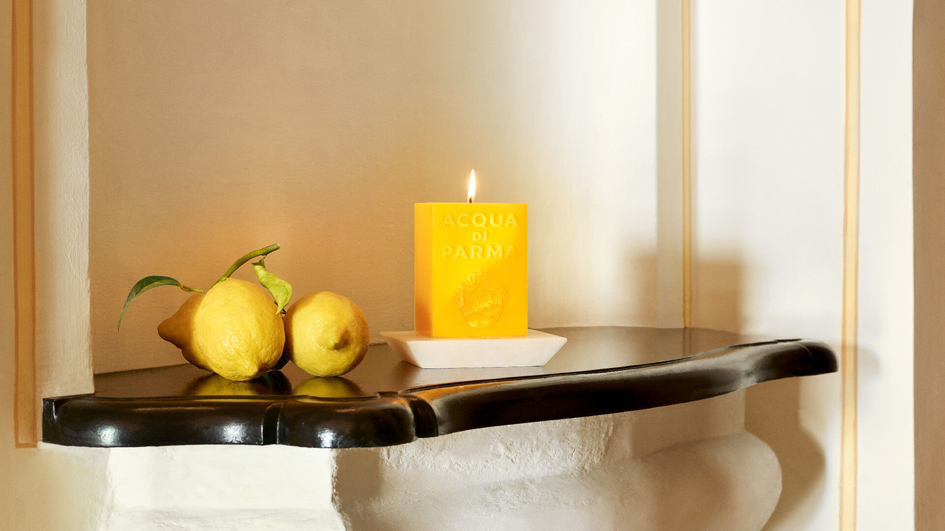 Cube Candle modern and chic Acqua di Parma